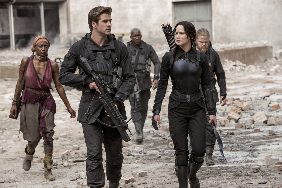 The Hunger Games Mockingjay Part 1 - Jennifer Lawrence - Liam Hemsworth
