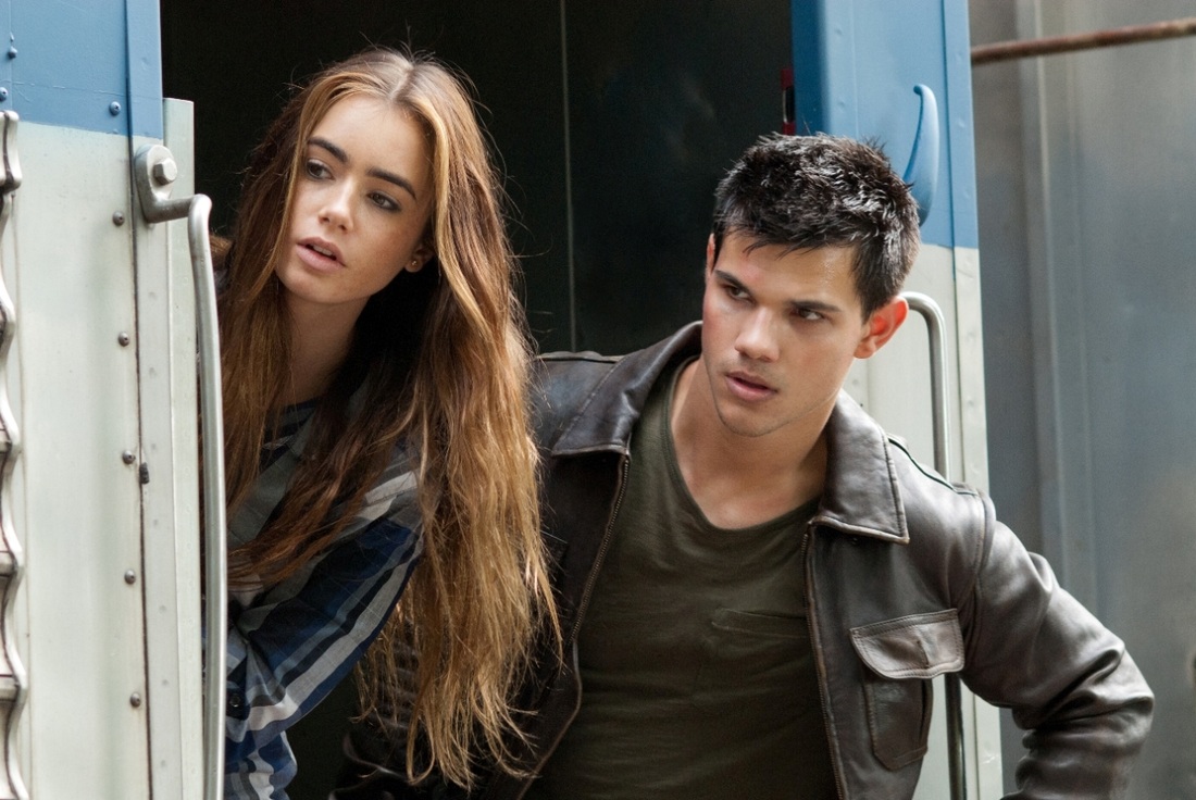 Abduction - Taylor Lautner - Lily Collins